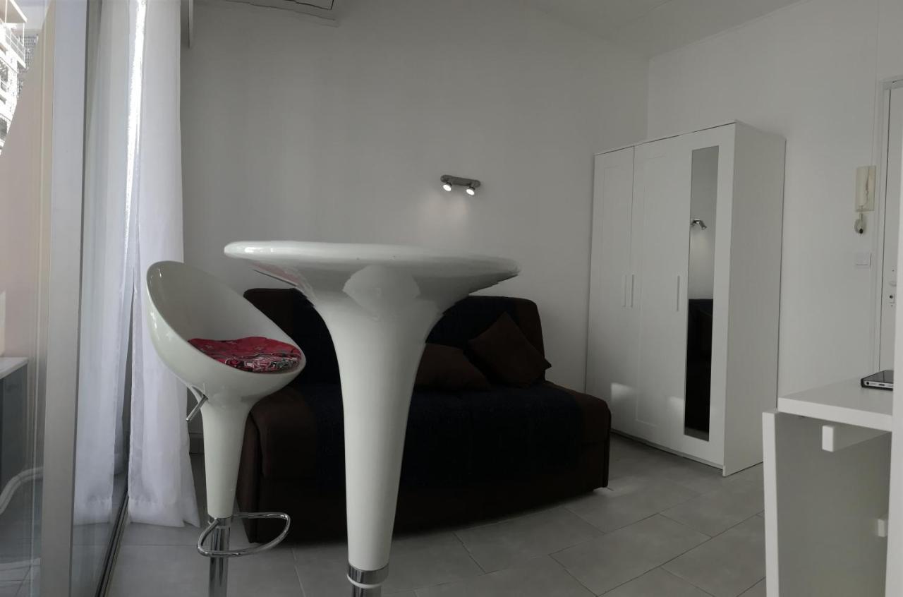 Studio Carre D'Or Situe A 50 M De La Plage Aparthotel Nizza Kültér fotó